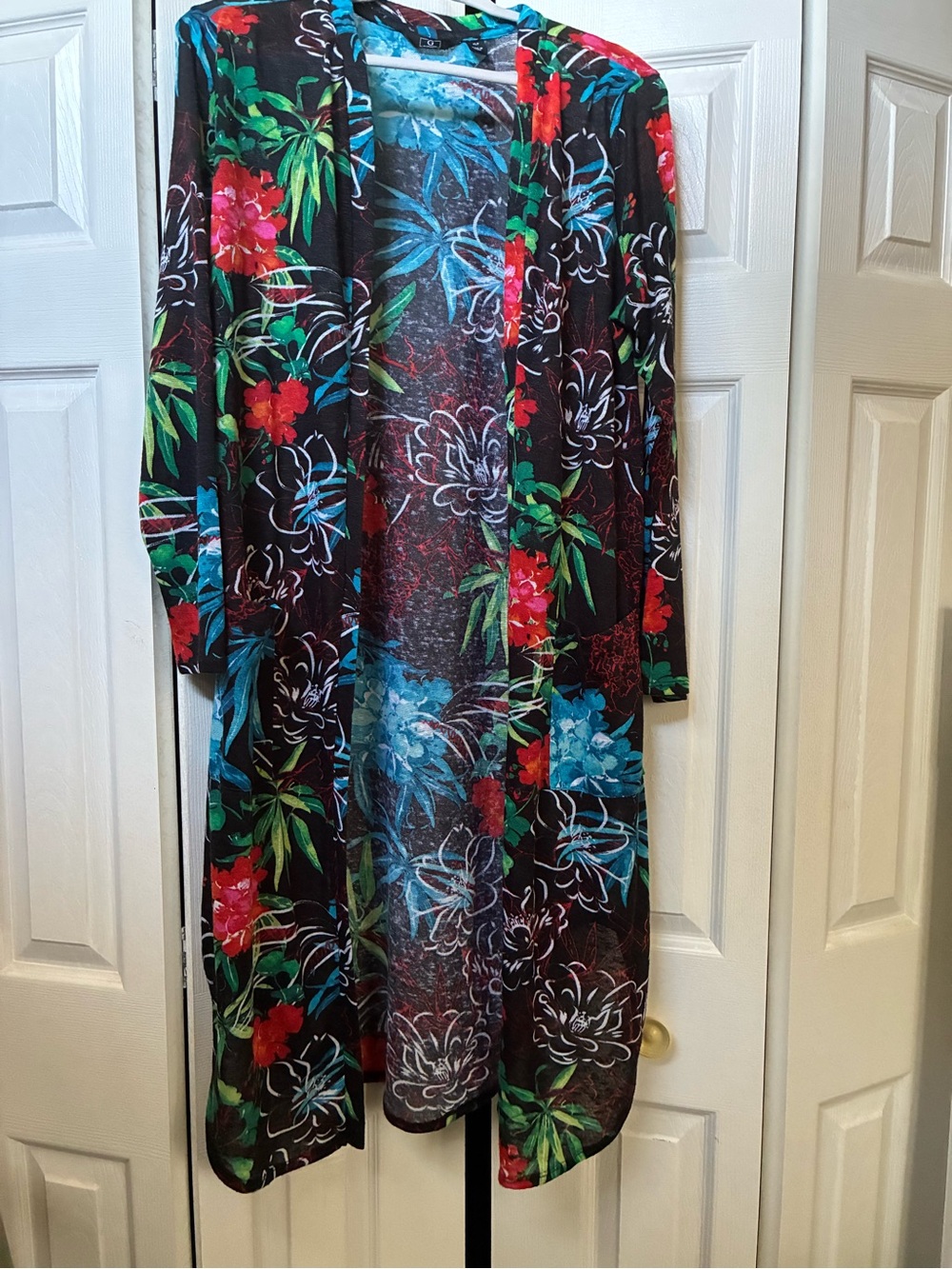 NWOT G by Giuliana Black Duster w/Blue & Red Floral Accents, Size XLP